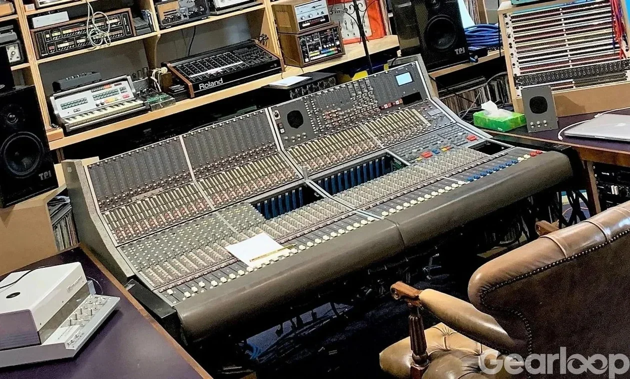 Calrec Q Series Console - bild 1