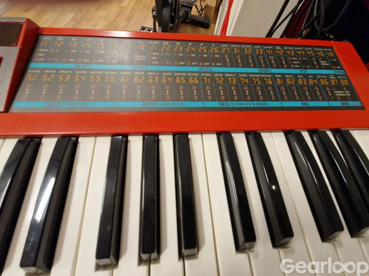 Korg Poly-800 Synthesizer - bild 2