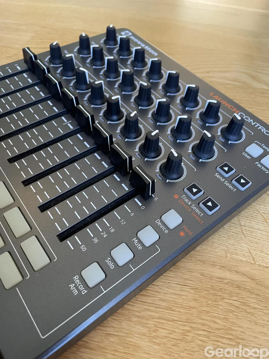 Novation Launch Control XL MK1 – Toppskick i originalkartong - bild 4