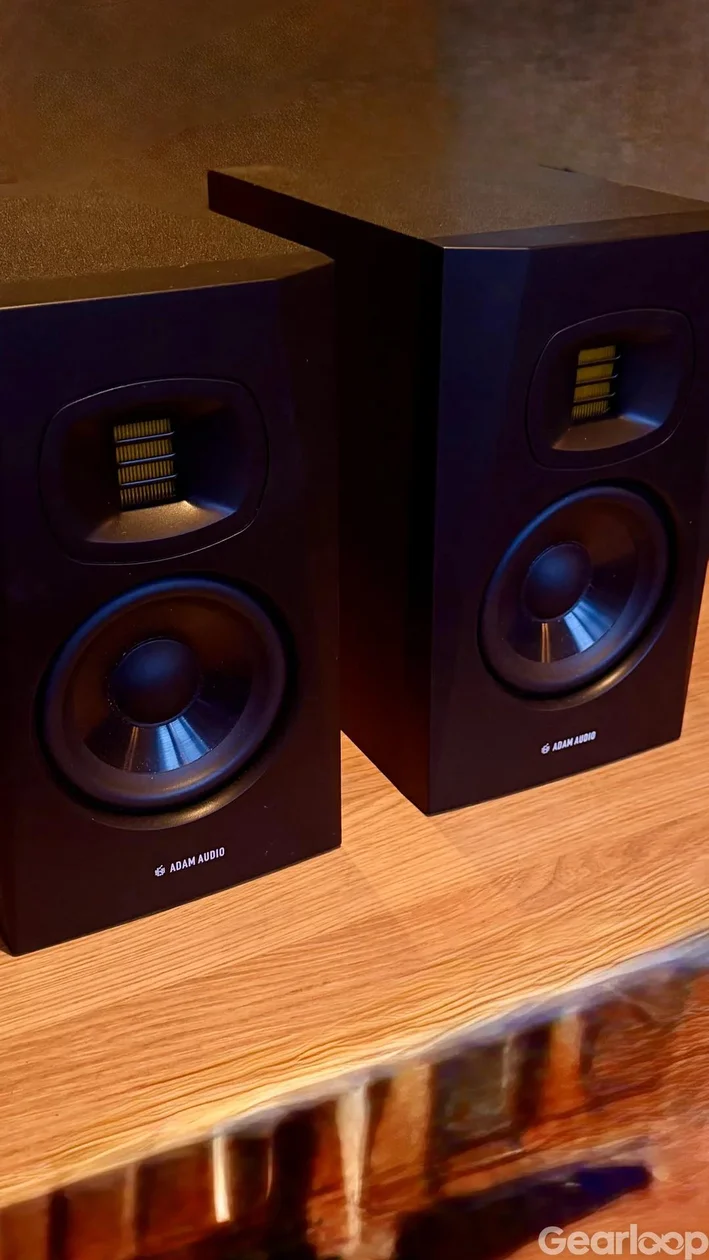 Adam Audio T5V – studiomonitorer, par, knappt använda - bild 4