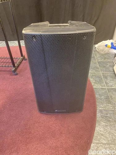 2 st dB B-Hype 15 aktiv Högtalare + Mixerbord AH Zed 6