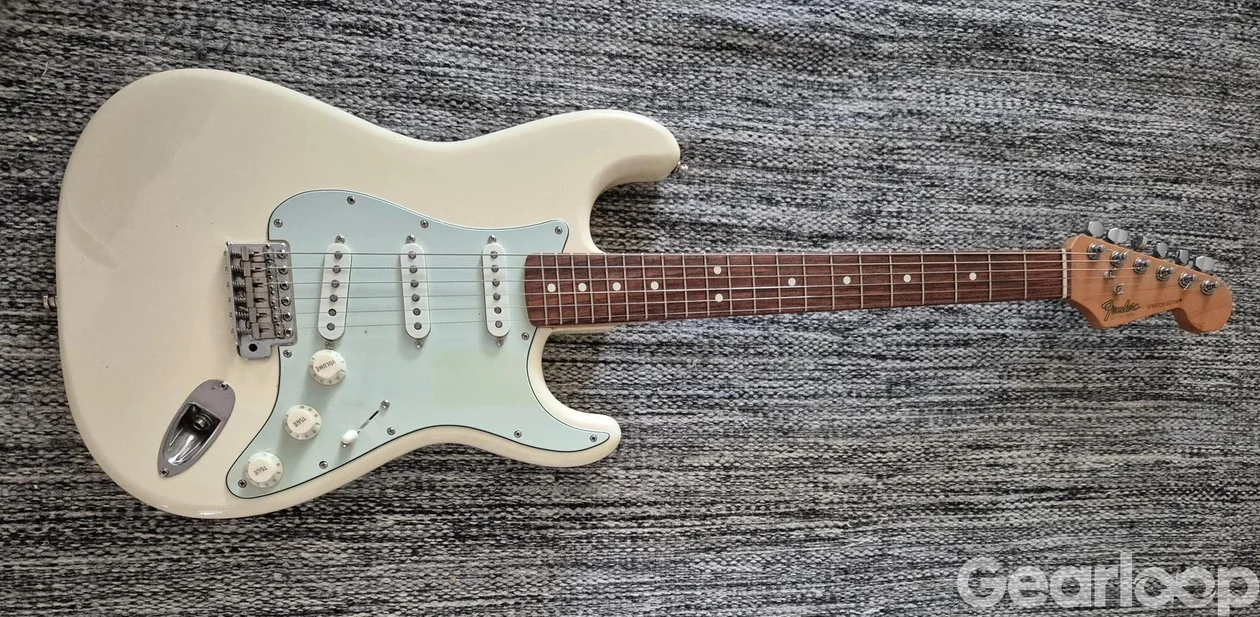 Fender Stratocaster MIJ 89-90 ( US pickups) - bild 1
