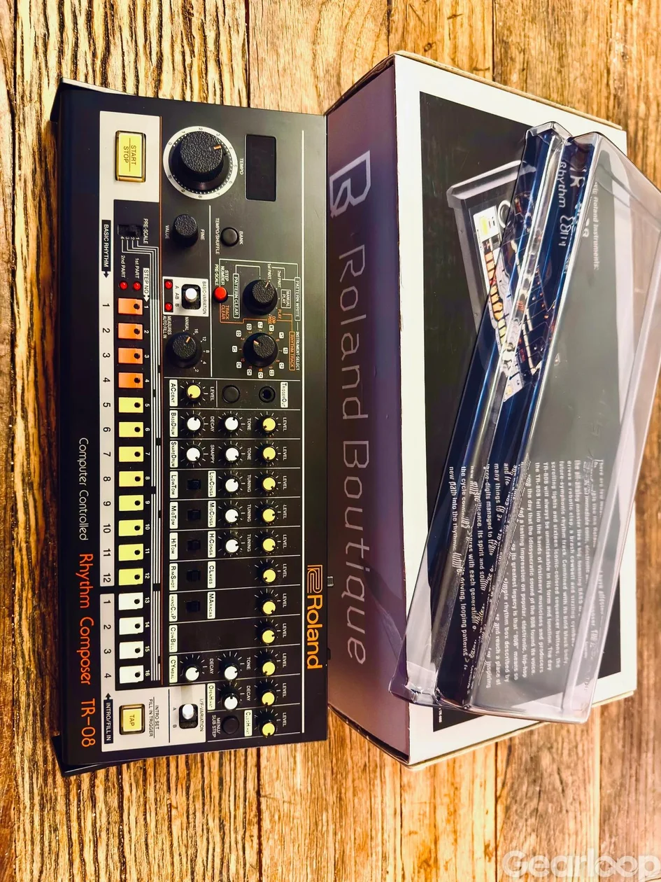 Roland TR-08 med Desksaver perfekt skick - bild 5
