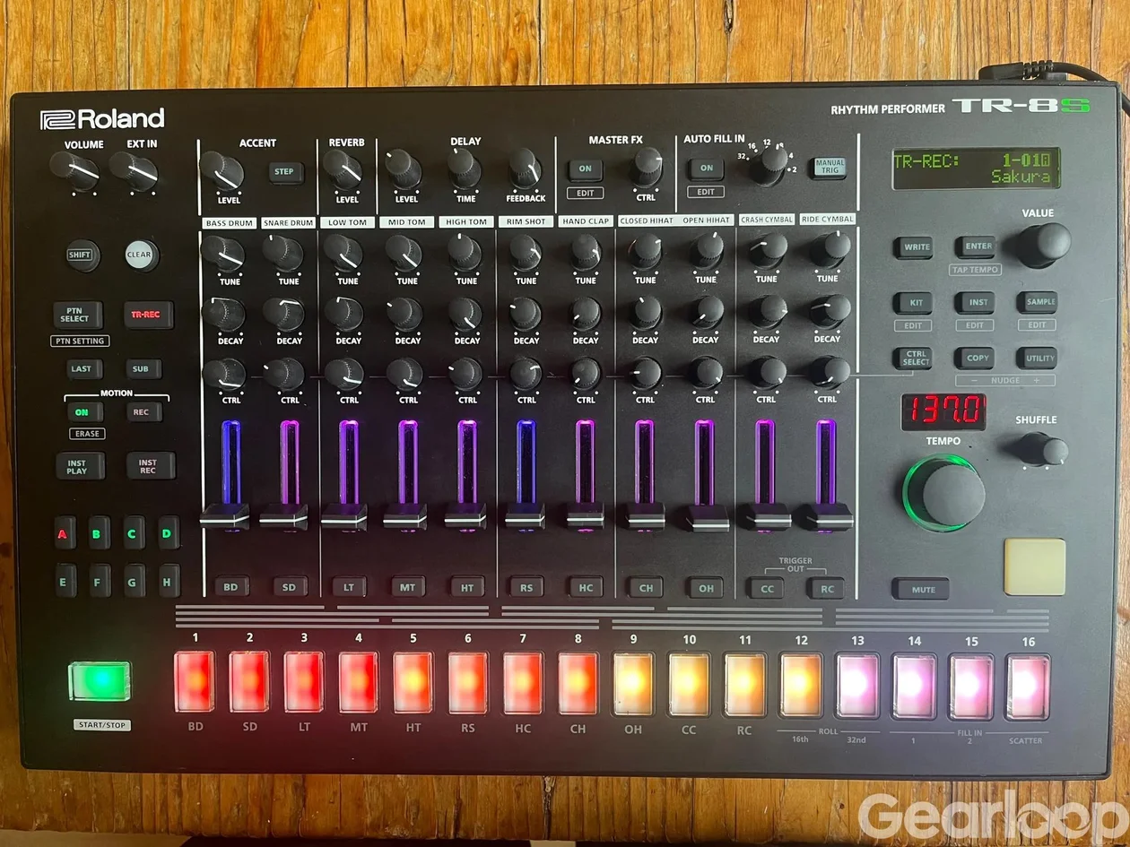 Roland TR-8S Trummaskin - bild 2