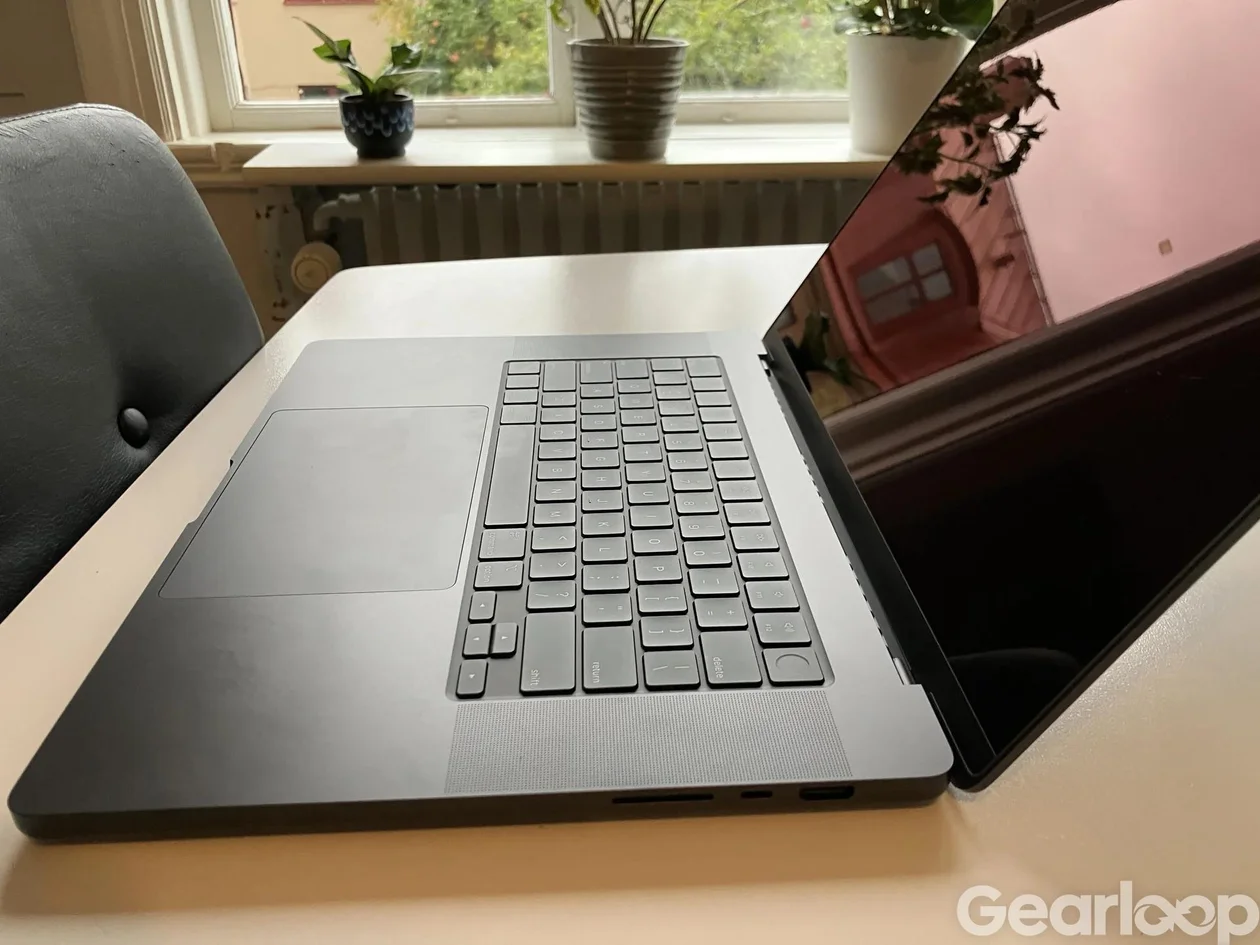 MacBook Pro 16” 2024 M4 Pro space gray - bild 2