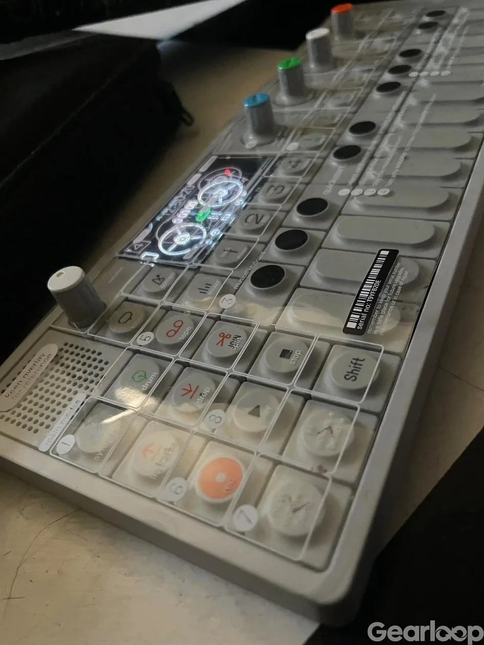 Knappt använd Teenage Engineering OP-1 med TE-väska - bild 2