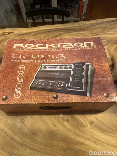 Rocktron Utopia G100 – Multieffektsystem / Gitarrpedalbord