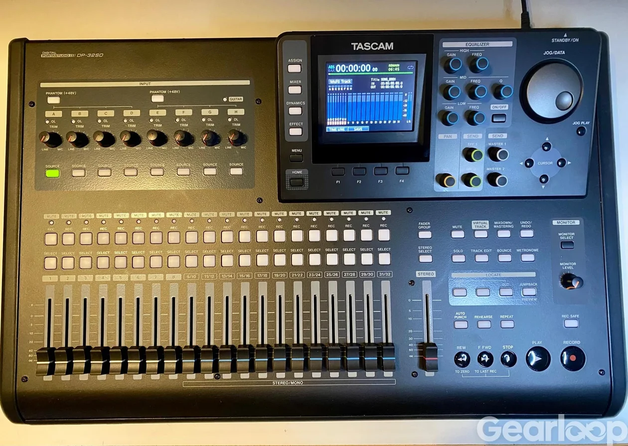 Tascam DP 32 SD digital mixer / inspelningsbord med färgskärm - bild 1