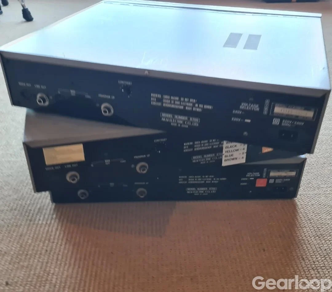 Akai S700 - bild 2