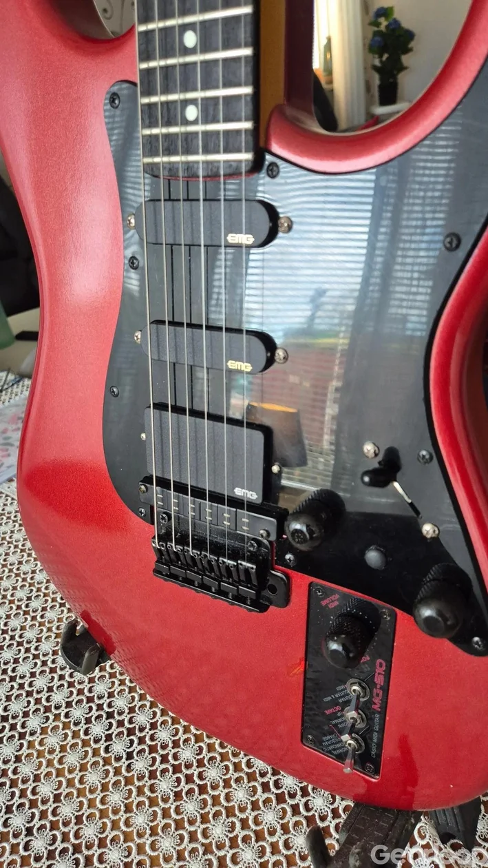 Casio MG 510, aktiva EMG mickarna - bild 2