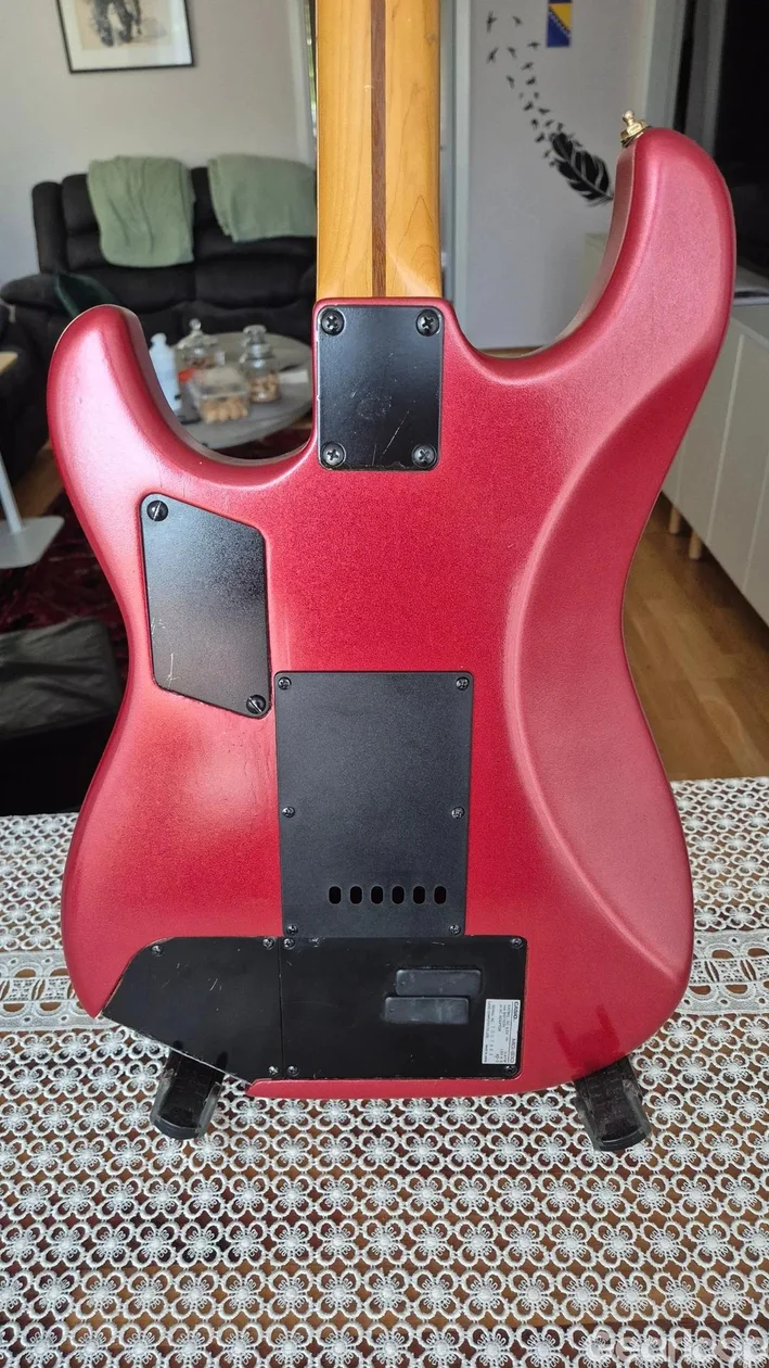 Casio MG 510, aktiva EMG mickarna - bild 3