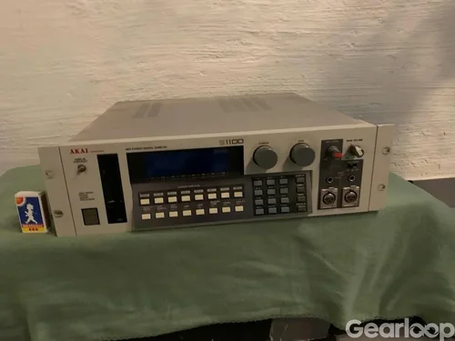 Akai S1100.