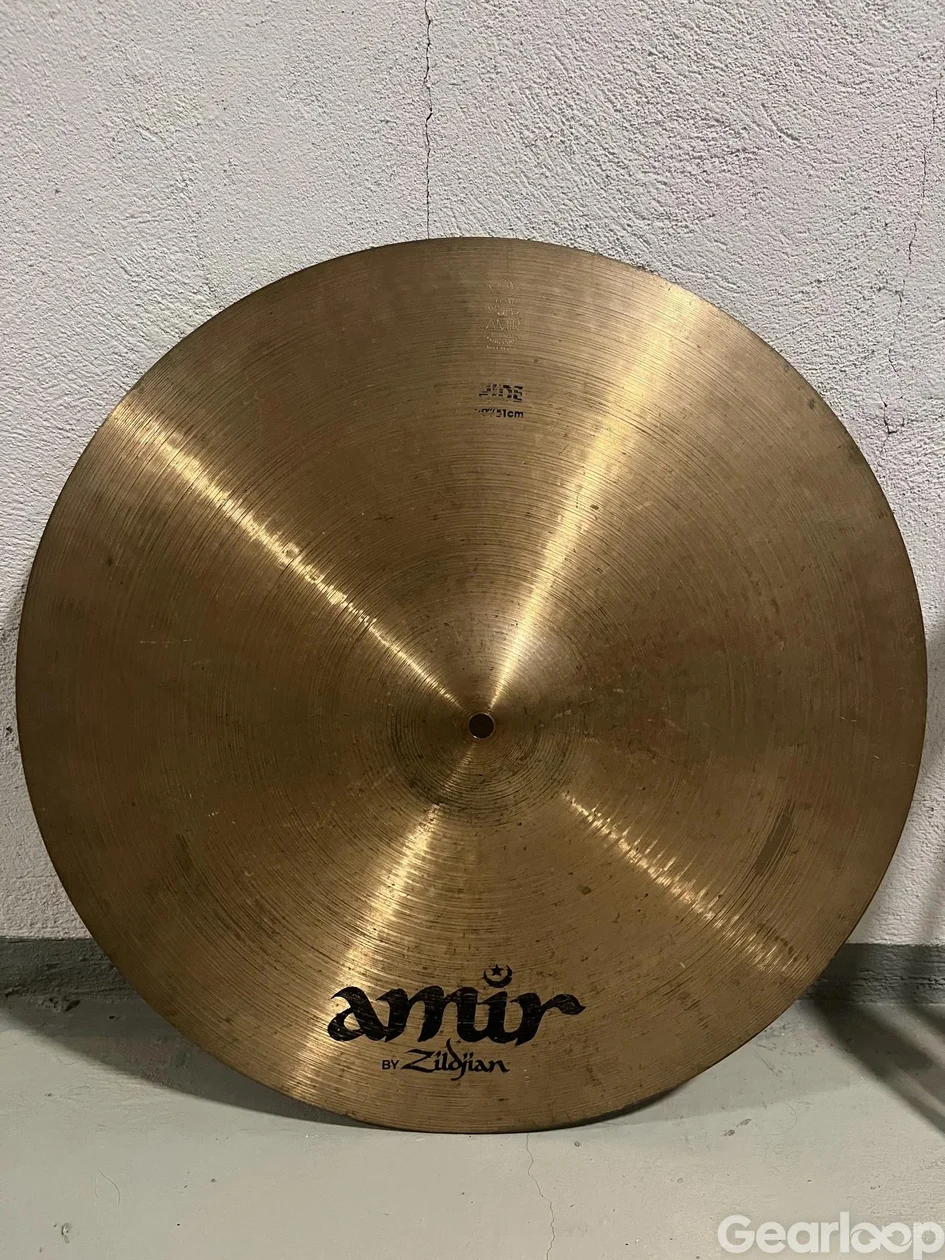 Trumset med virvel, golvpuka, baskagge, hi-hat och cymbal - bild 4