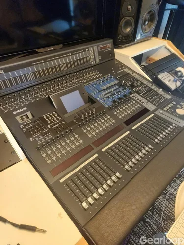 Yamaha DM2000 V2